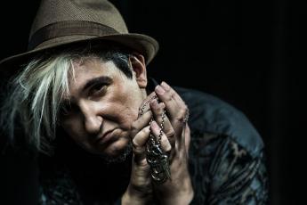 Paulo Bragança com Adufe e Alguidar