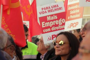 Horários, salários e emprego com direitos